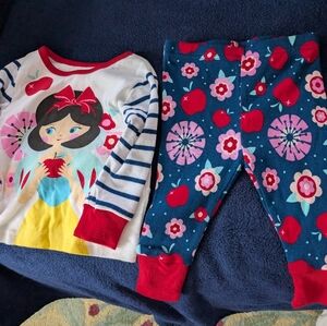 ⭐$7 WHEN BUNDLED⭐Disney Baby White and Red Pajama Top